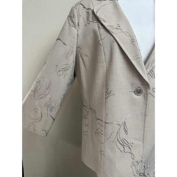 Tan Jay Women’s Blazer Jacket Sz 12 Tan Embroidered Classic Classy Chic Feminine - Picture 4 of 13